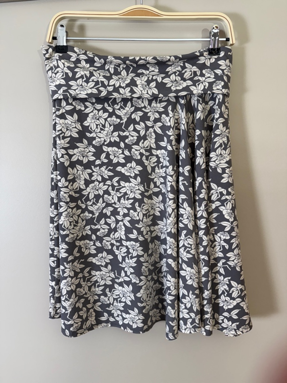 Max Studio Gray Floral Midi Skirt